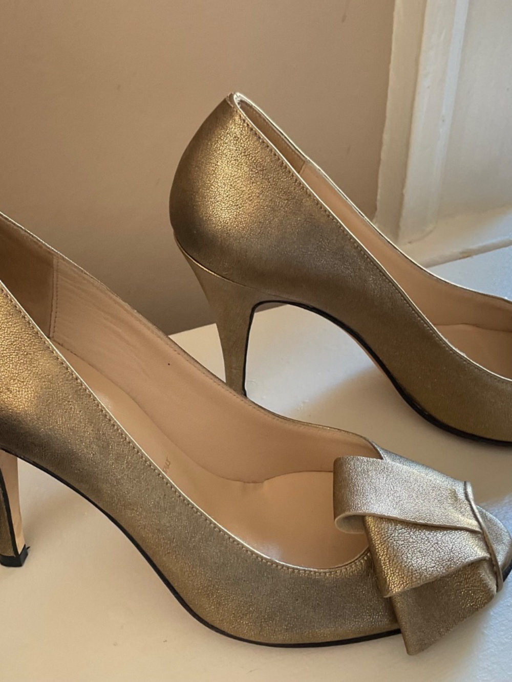 Butter gold Italian leather heels sz 7 - Picture 2 of 6